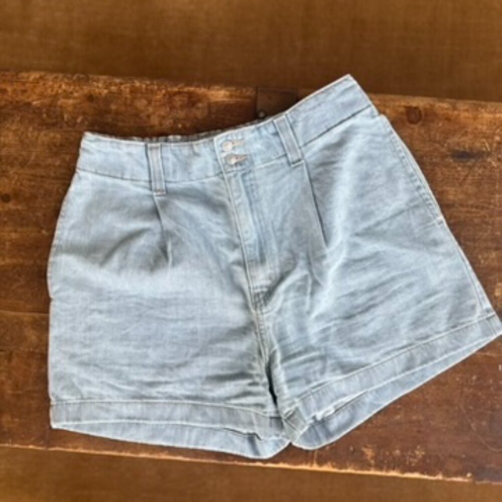 Levi Denizen Loose A-Line Shorts